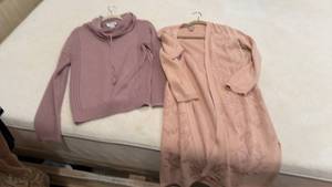 lot 1440 image: Chicos and other ladies tops