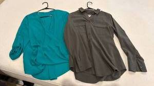 lot 1467 image: Chicos and other ladies tops