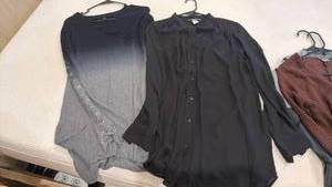 lot 1470 image: H&M and other ladies tops