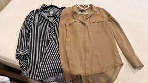lot 1484 image: Chicos and other ladies tops