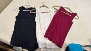 lot 1497 image: Womens tops