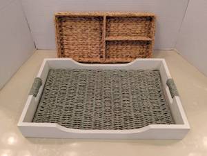 lot 1538 image: Woven Seagrass Serving Tray and Divided Basket Organizer Set