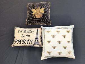 lot 1547 image: Set of 3 Decorative Bee and Paris Theme Accent Pillows