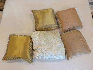 lot 1564 image: Set of 5 Decorative Embroidered Throw Pillows in Gold and Champagne Tones