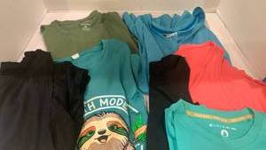 lot 1587 image: Ladies tops XS-M