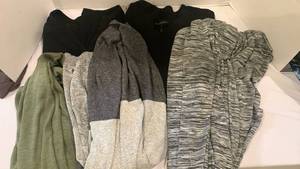 lot 1590 image: Ladies sweaters S-M