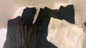 lot 1592 image: Ladies joggers size small