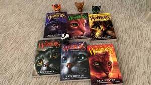 lot 1607 image: Warriors The New Prophecy Complete Book Set with Mini Figures