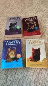 lot 1617 image: Warriors Super Edition Book Set of 4 by Erin Hunter