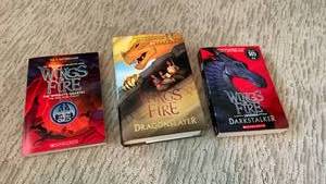 lot 1631 image: Wings of Fire Book Collection by Tui T. Sutherland