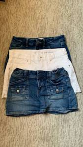lot 1646 image: Girls Gap and SO jean shorts size 16