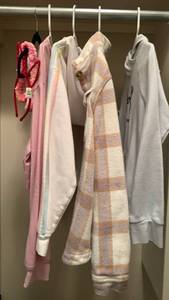 lot 1653 image: Girls sweatshirts and more M-XL