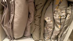 lot 1673 image: Queen sheets