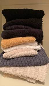 lot 1677 image: Hand towels and wash cloths