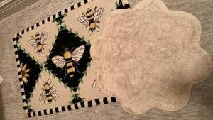 lot 1689 image: Throw rugs 35X25 and 24X24