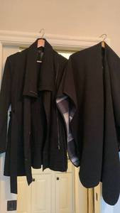 lot 1695 image: Ladies Komarov jacket -M - some stains and reversible shawl