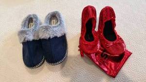 lot 1712 image: Ladies slippers