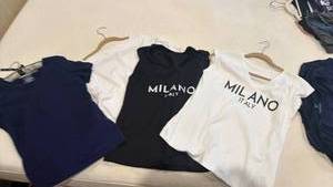 lot 1802 image: Womens tops