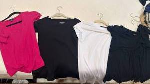 lot 1803 image: Womens tops