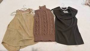 lot 1816 image: Dana Buchman and other womens tops