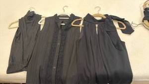 lot 1852 image: Womens tops