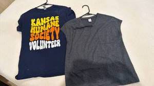 lot 1855 image: T shirts