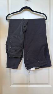 lot 1867 image: Chicos and other ladies pants