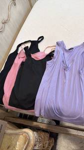 lot 1892 image: Ladies tank tops