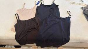 lot 1893 image: Ladies tank tops