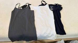 lot 1896 image: Ladies tank tops
