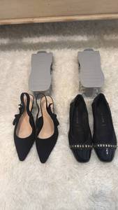 lot 1902 image: Womens shoes size 8-8.5 with organizers