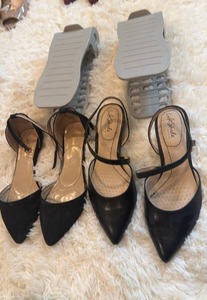 lot 1906 image: Womens shoes size 8-8.5 with organizers
