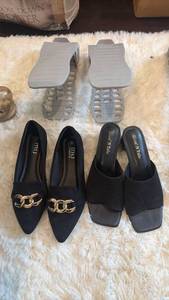 lot 1913 image: Womens shoes size 8-8.5 with organizers