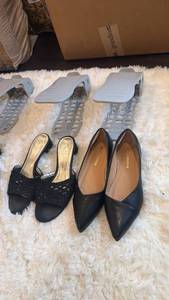 lot 1914 image: Womens shoes size 8-8.5 with organizers