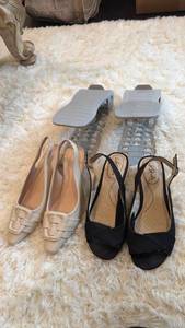 lot 1919 image: Womens shoes size 8-8.5 with organizers