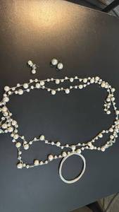 lot 1950 image: Womens jewelry