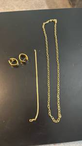lot 1972 image: Womens jewelry