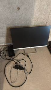 lot 2015 image: HP monitor 24 inches