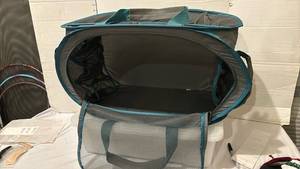 lot 3019 image: Soft-Sided Pet Carrier with Mesh Panels and Carrying Handles and a tote with lid