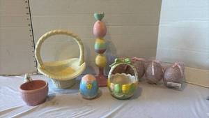 lot 3103 image: Easter Ceramic Decor Collection with Rhinestone Eggs