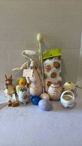 lot 3104 image: Easter Holiday Decoration Collection