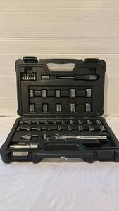 lot 3118 image: BlackDecker 40-Piece Socket Set