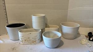 lot 3124 image: Set of 5 White Ceramic Planter Pots with Textured Designs