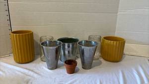 lot 3137 image: Mixed Planter and Container Set