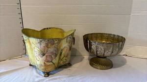lot 3140 image: Decorative Metal Planter and Footed Bowl Set