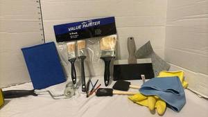 lot 3206 image: Paint Brush Set with Painting Accessories