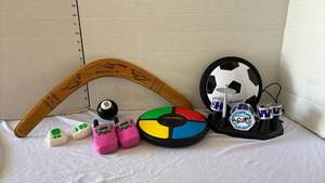 lot 3223 image: Mixed Toy & Games