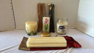 lot 3311 image: Decorative Candle Collection
