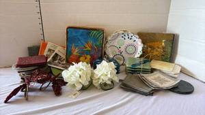 lot 3318 image: Home Decor
