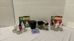 lot 3327 image: Air Wick & Bath Body Works Home Fragrance Bundle with Plugin Warmers and Scented Oil Refills